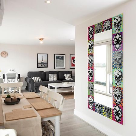 Spacious Apartment With Parking Space, Close To Heathrow, Elizabeth Line And Windsor Maidenhead Exterior photo