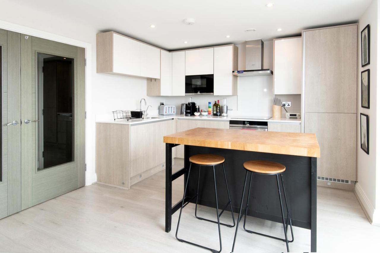 Spacious Apartment With Parking Space, Close To Heathrow, Elizabeth Line And Windsor Maidenhead Exterior photo