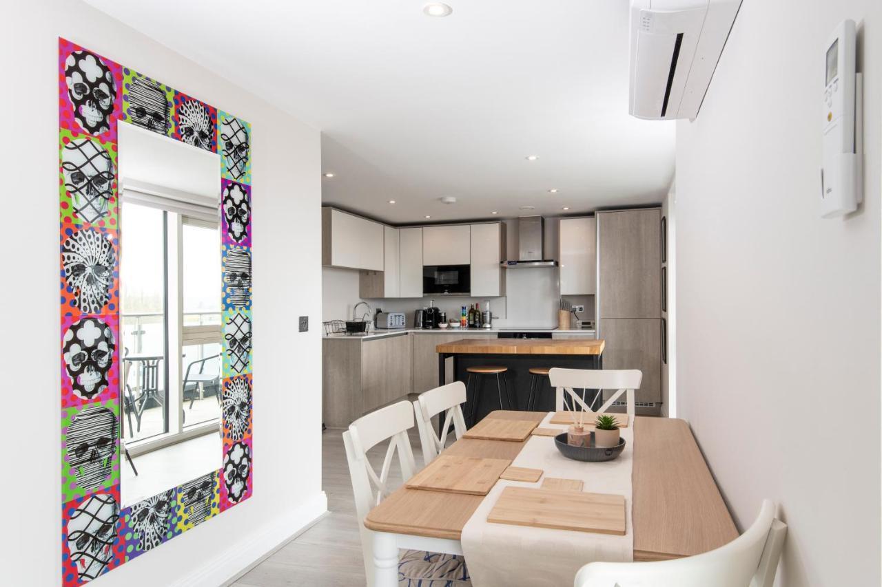 Spacious Apartment With Parking Space, Close To Heathrow, Elizabeth Line And Windsor Maidenhead Exterior photo
